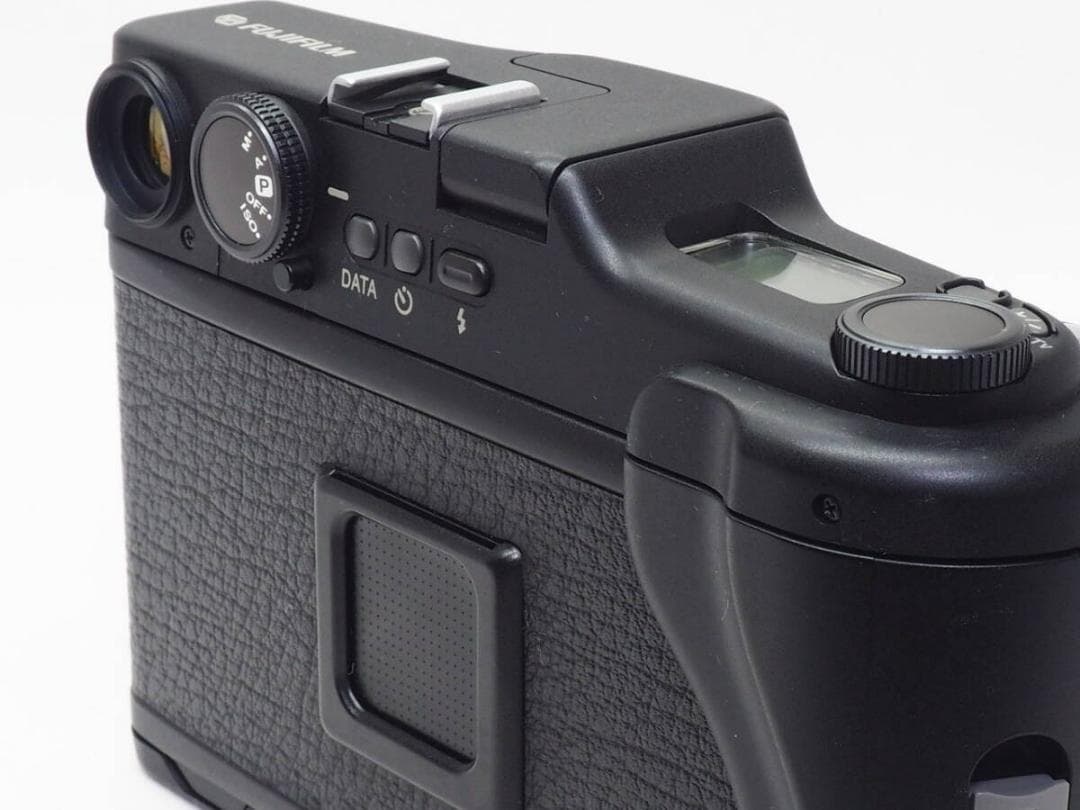 □美品□ FUJIFILM GA645 Wi PRO 《 S数500回以下 - メルカリ