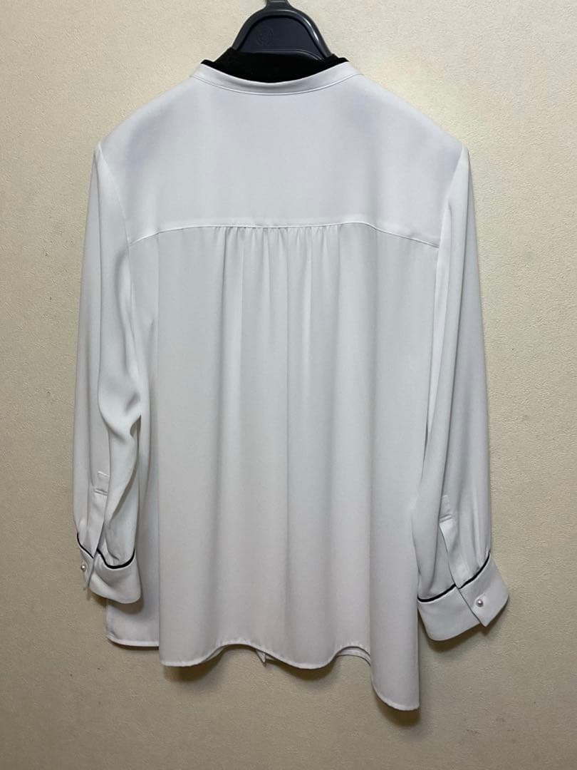 大きいサイズ 23区 バックサテンアムンゼンバイカラーブラウス(自由区