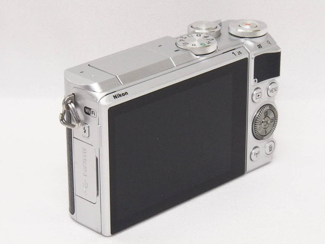 ■美品■ Nikon 1 J5 ボディ シルバー 《 動作光学良好 》