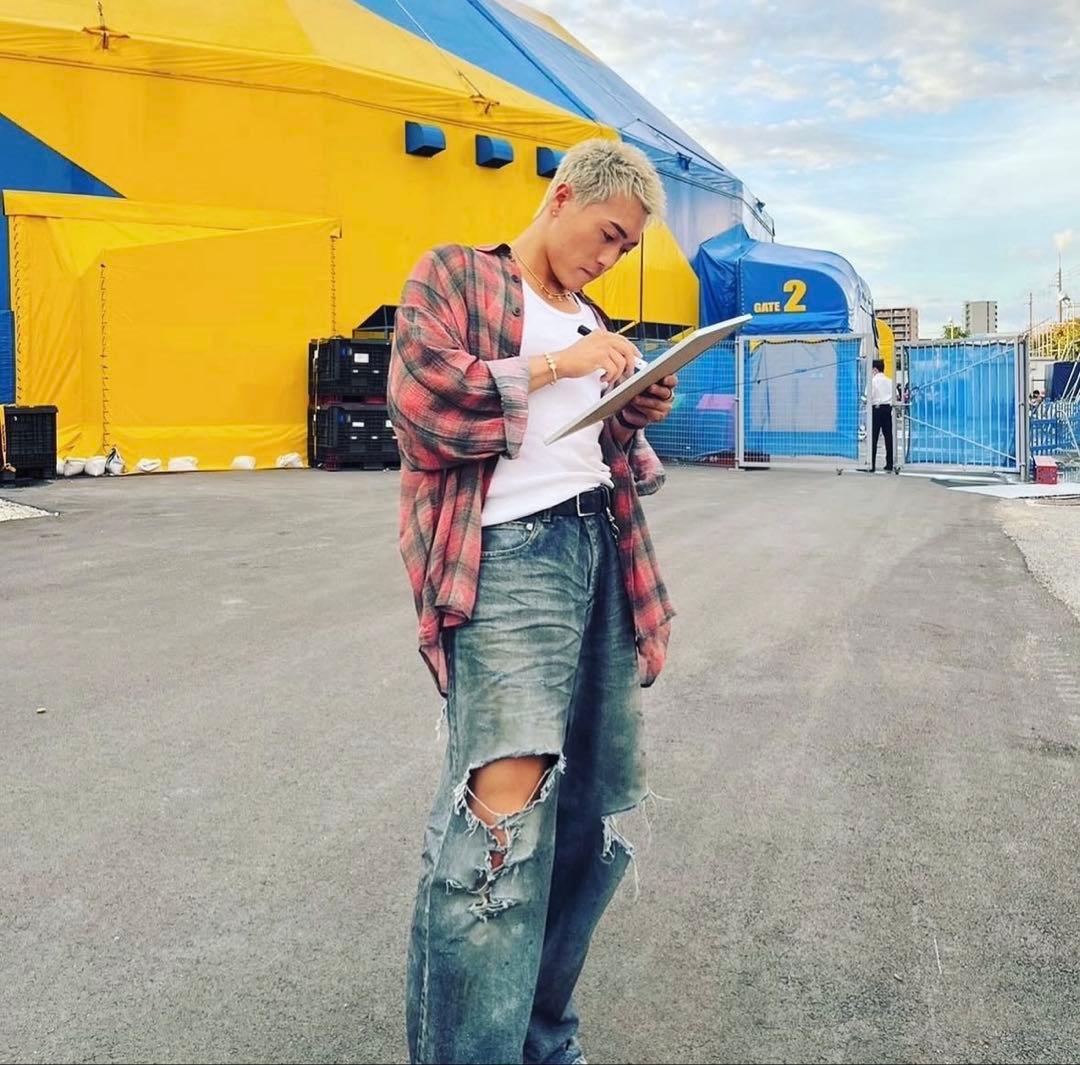 登坂広臣着用BALENCIAGA 23ss baggy denim - メルカリ