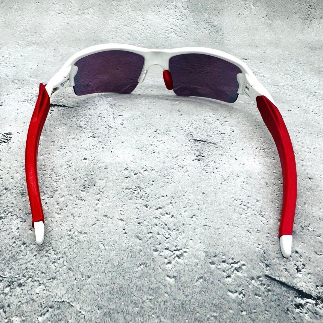 Oakleyオークリースポーツサングラス ホワイト×レッド PRIZM - メルカリ