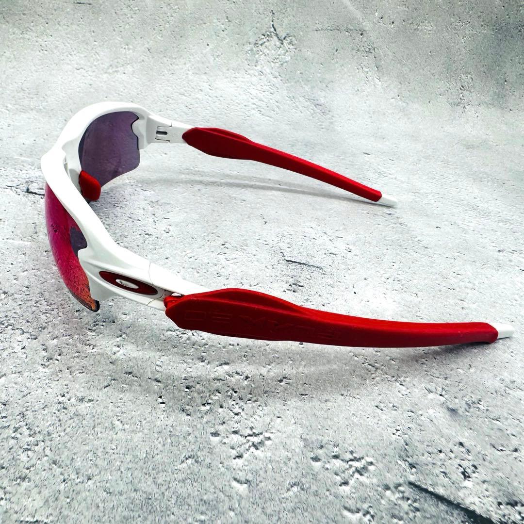 Oakleyオークリースポーツサングラス ホワイト×レッド PRIZM - メルカリ