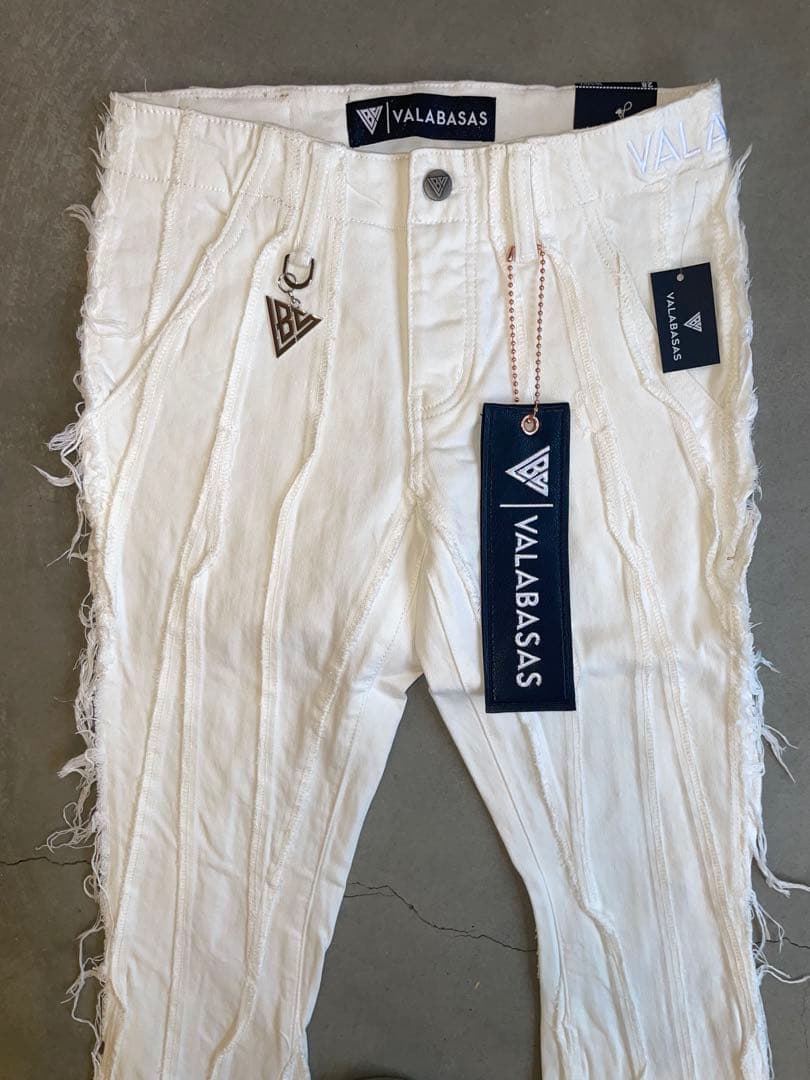 新作‼️VALABASAS バラバサス ホワイト フレアデニム 30新品未使用