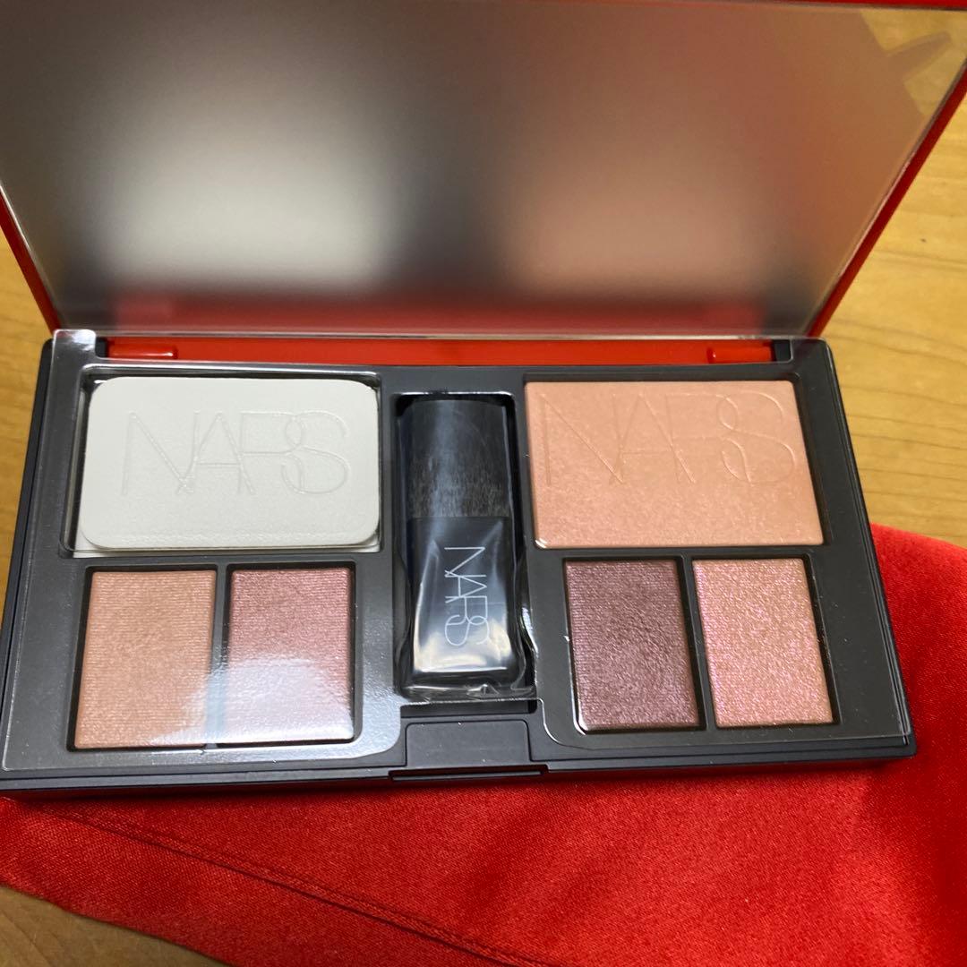 NARS ライトリフレクティング トラベル パレット - メルカリ
