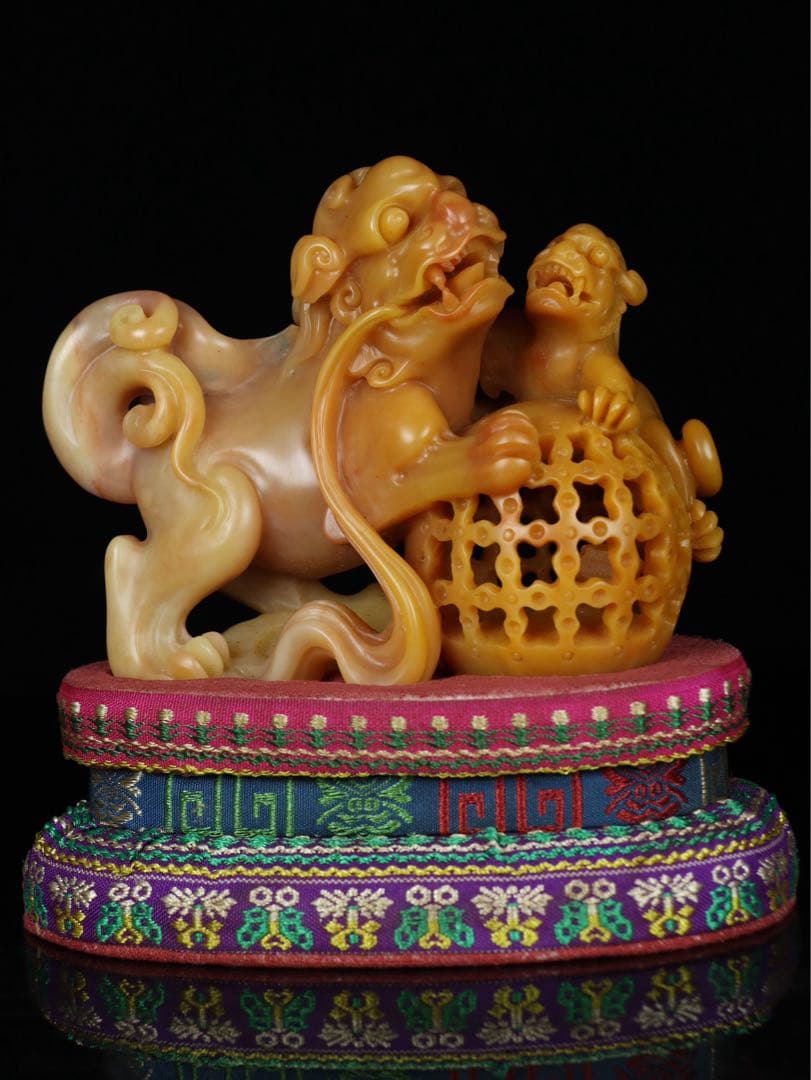 天然　寿山石 獅子・親子　透かし細工 極彫刻　置物　アンティーク　時代物 天然 寿山石 獅子・親子 透かし細工 極彫刻 置物 アンティーク 時代物
