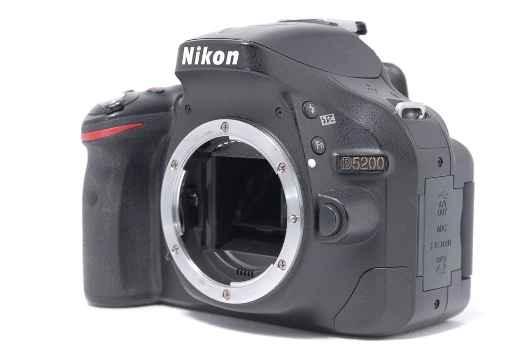 美品✨Nikon D5200 手ぶれ補正レンズ✨自撮り＆スマホ転送OK！バッグ付