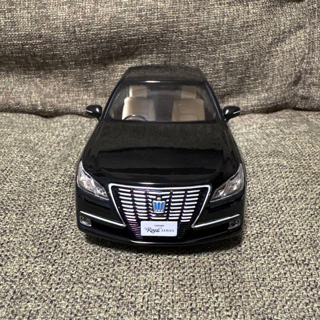 1/30 トヨタ クラウン ロイヤルサルーン カラーサンプル 非売品 - メルカリ