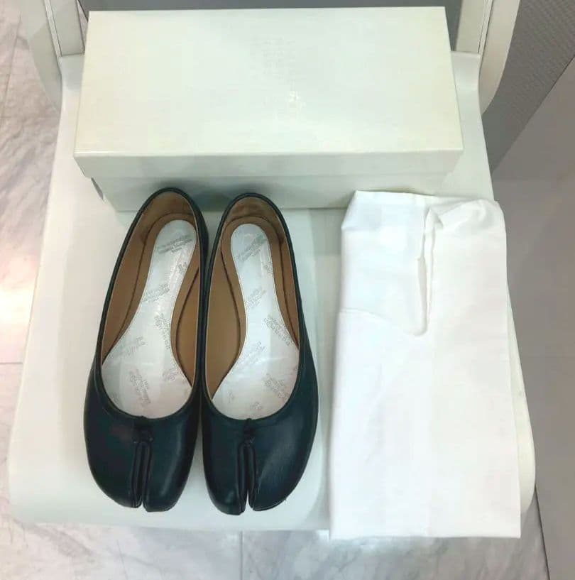 メゾン マルジェラ タビ 足袋シューズ カーフ サイズ38 ブラック Maison Margiela（メゾンマルジェラ） Tabi タビ 足袋 サンダル レザー