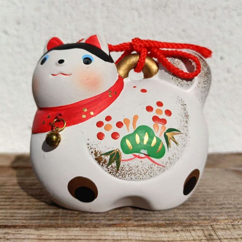 戌(いぬ) 土鈴】干支 縁起物 戌年 陶器製 飾りもの - メルカリ