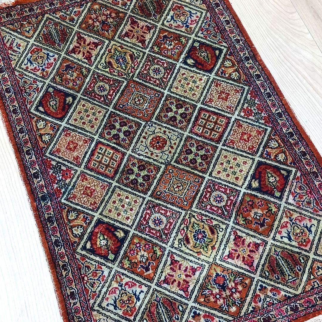 Y2822-2 ペルシャ絨毯 クム産 シルク100% 手織り ペルシャ絨毯 クム産 シルク 100% [Sadegzadeh/サデグザデ工房] 生命の