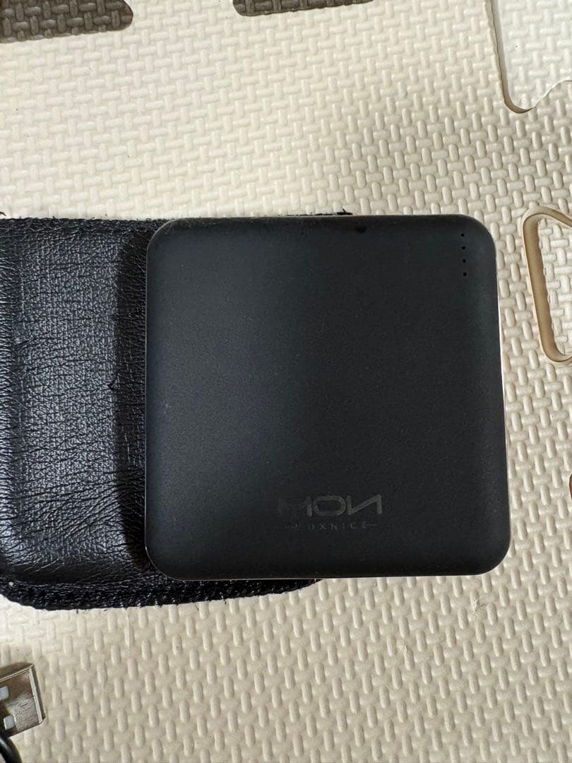 iPad本体とJBLスピーカー、イヤフォンセット