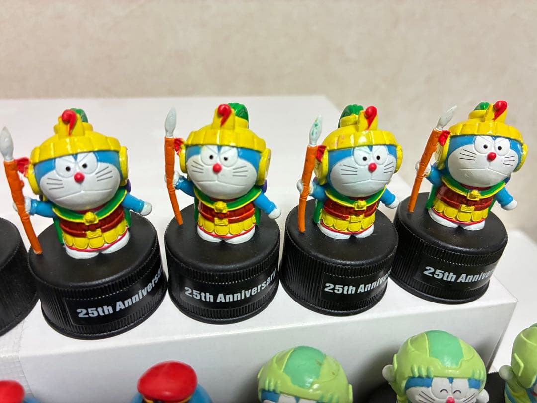 ドラえもん映画 25周年記念ペットボトルキャップ フィギュアセット