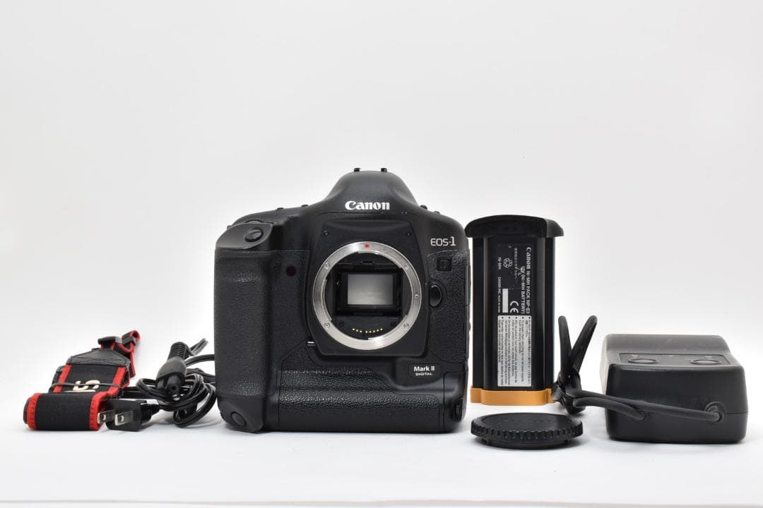 キャノン Canon EOS-1D Mark II DIGITAL ボディ Amazon.com : Canon EOS-1D Mark II 8.2MP Digital SLR Camera (Body