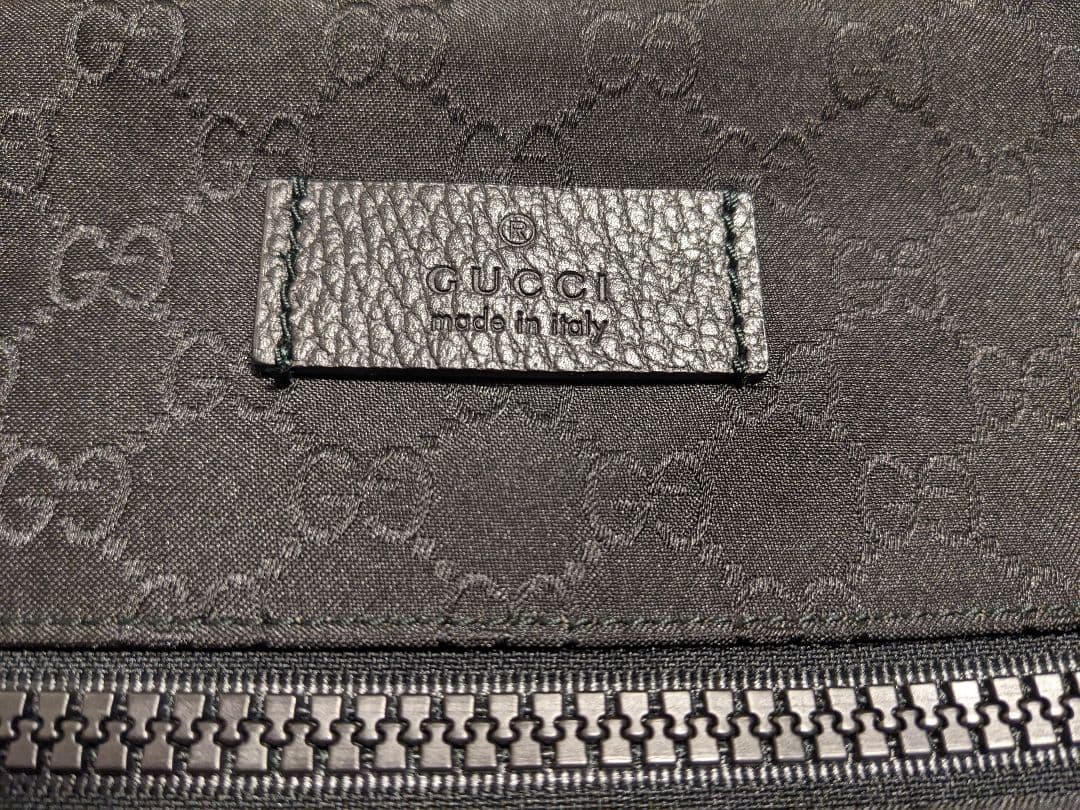 Gucci GGパターン ブラックショルダーバッグ