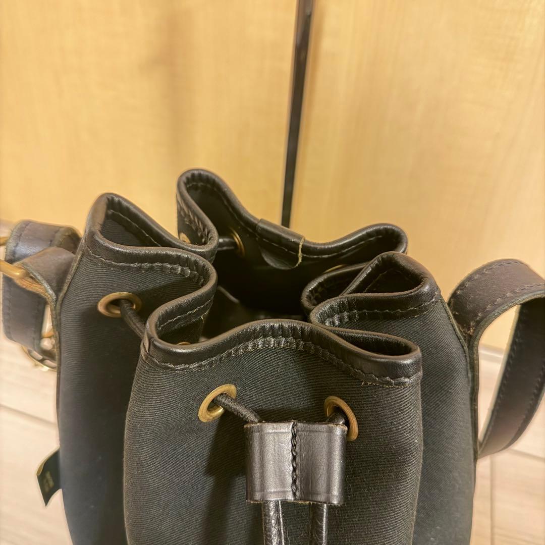 BRADY バケツ型ショルダーバッグ ブラック Avon カルダー - メルカリ