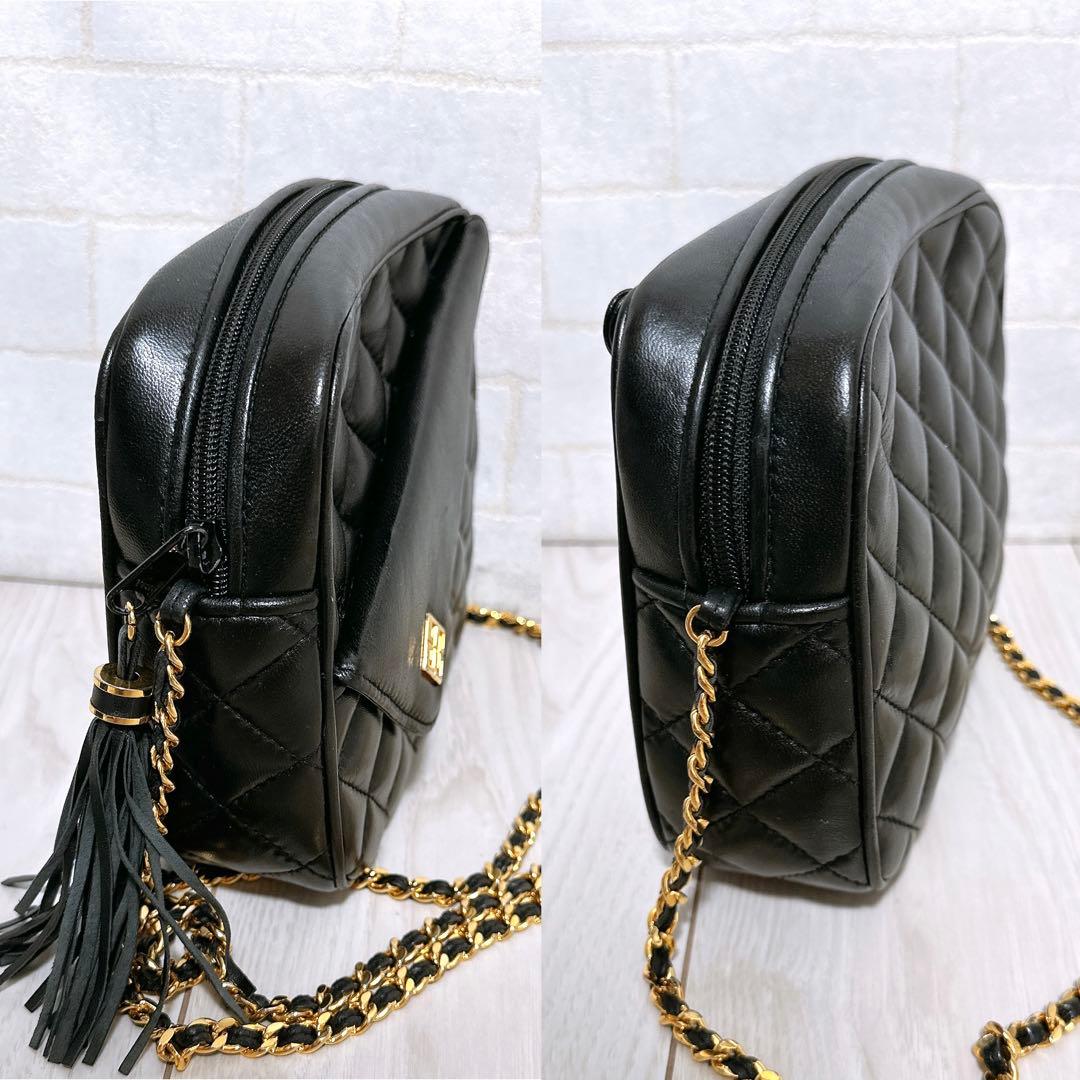 《美品》GIVENCHY(ジバンシー)ショルダーバッグ キルティング