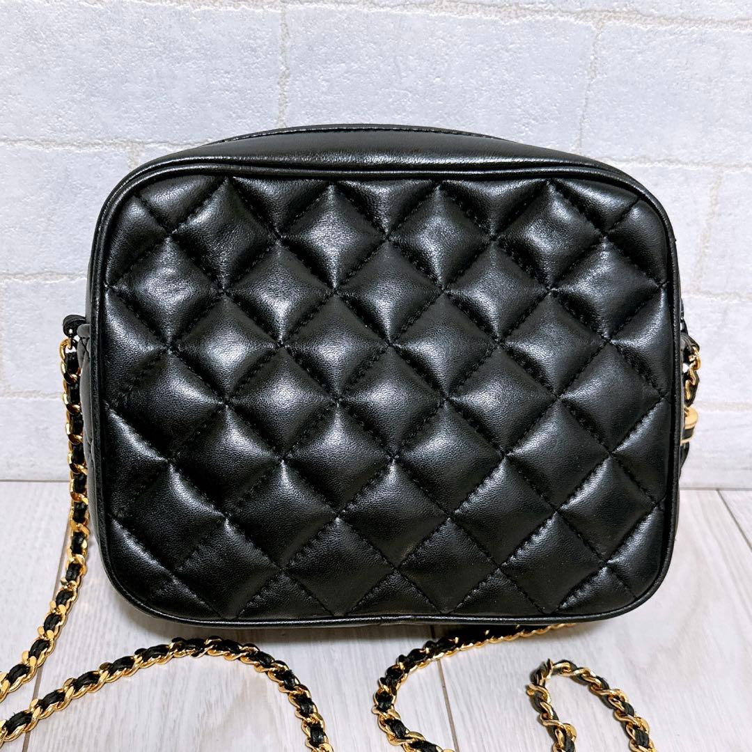 《美品》GIVENCHY(ジバンシー)ショルダーバッグ キルティング