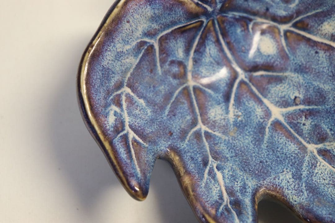 1023 鈞釉葉型皿 木箱入 送料込み1023