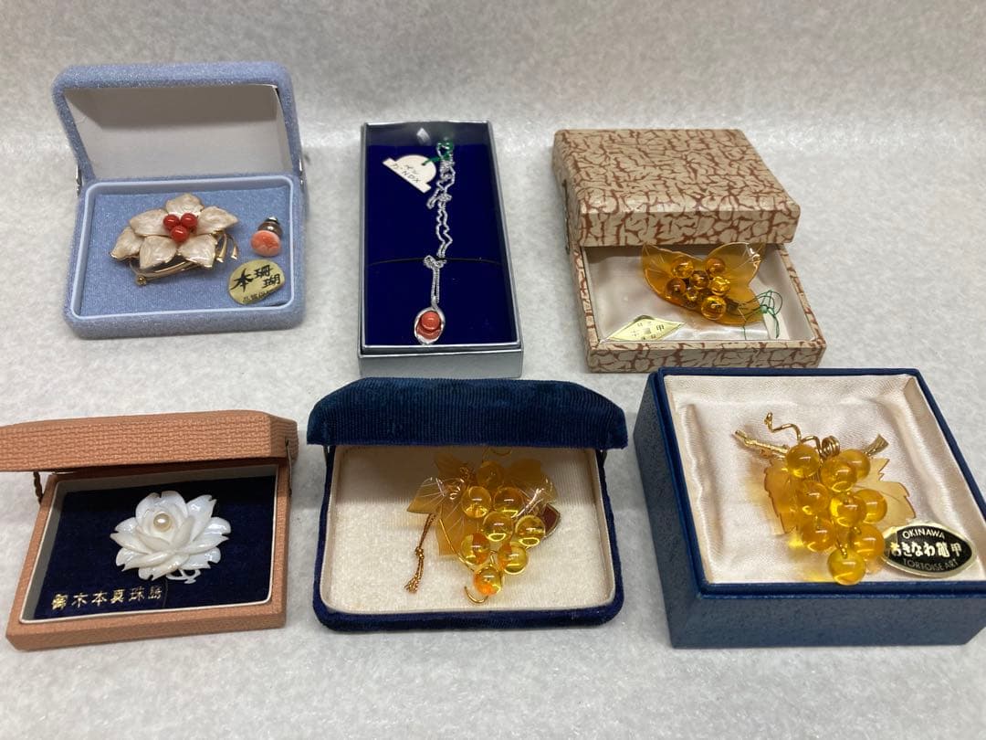 未使用品 本鼈甲 白甲 本珊瑚 赤珊瑚 本真珠 925 ブローチ ネックレス 宝飾の町甲府から!!K18 日本産血赤珊瑚王冠クラシカルネックレス【TK