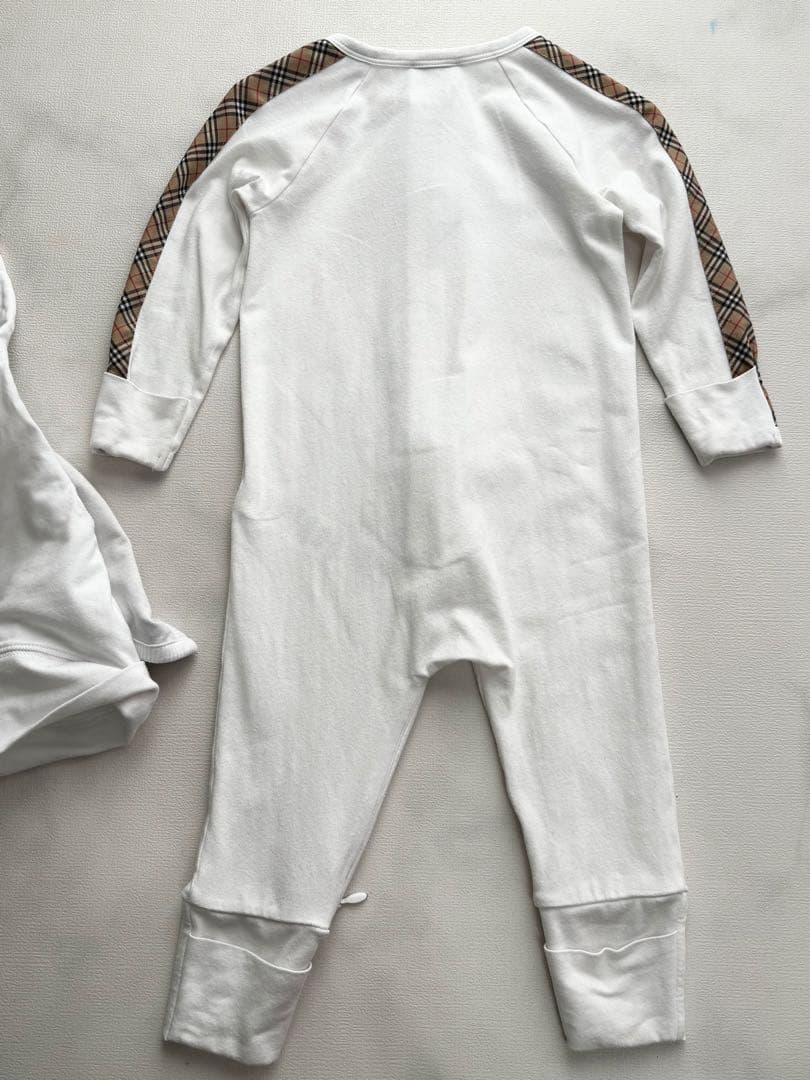 BURBERRY ロンパース・帽子・スタイセット 9M - メルカリ