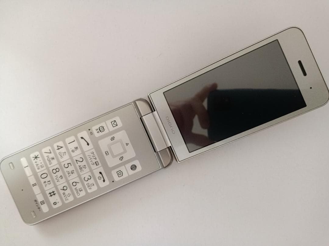 ☆ SoftBank DIGNO ケータイ3 902KC シルバー - メルカリ