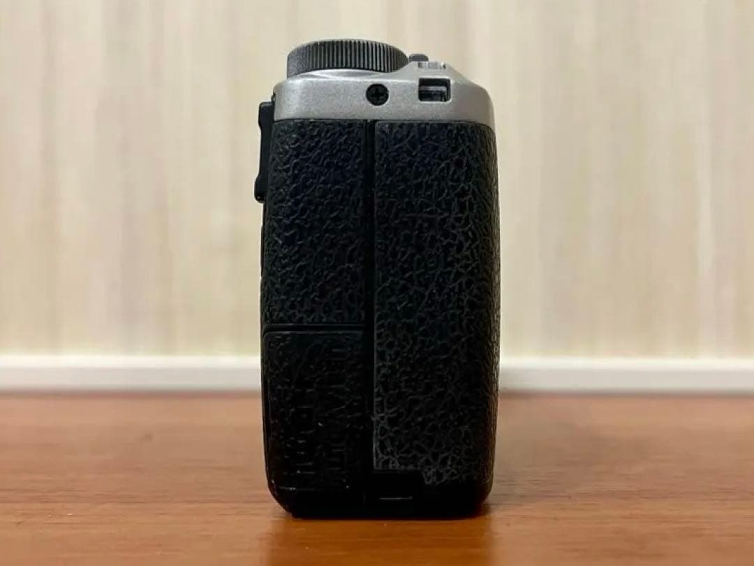 50点限定！純正シルバーパーツ装備品！】RICOH GR APS-C初代 - メルカリ