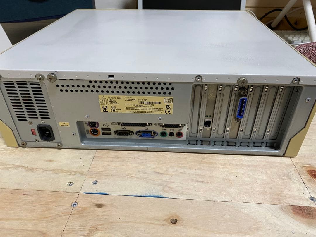 gateway GP6-466C デスクトップパソコン Windows98 世代 - メルカリ