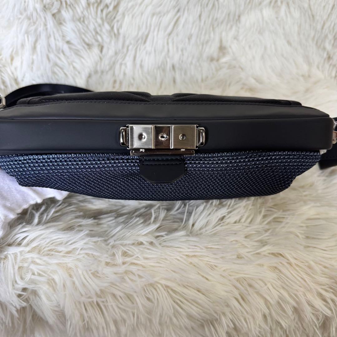 極美品 ARTPHERE アートフィアー ダレス ショルダーバッグ ネイビー