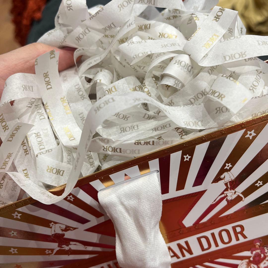 ディオール Dior ホリデー2025 ギフトラッピング ショッパー - メルカリ