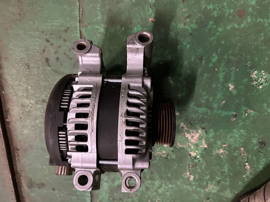 LS460 オルタネーター ダイナモ 中古