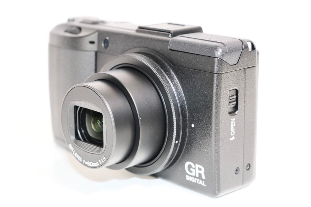 S数8回》 □ ほぼ新品 □ リコー RICOH GR DIGITAL Ⅲ - メルカリ