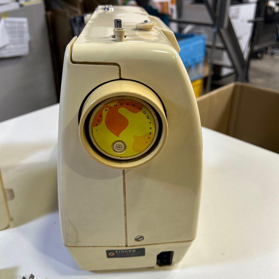 4267【昭和レトロ動作品】 シンガー・ミシン monami 384型 - メルカリ