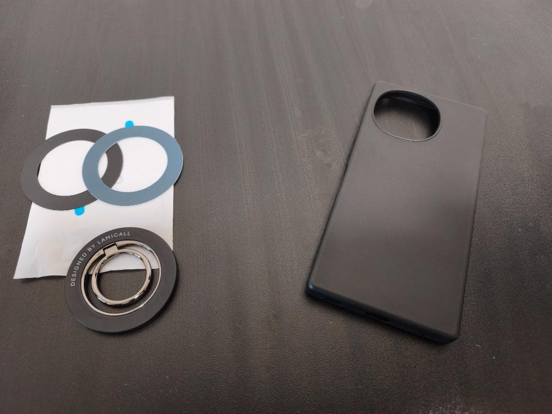 ほぼ新品】AQUOS R10 256GB チャコールブラック【オマケ付き】 - メルカリ