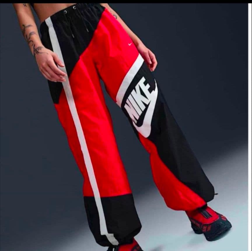 新品☆Nike☆ナイキ☆山田涼介☆RED☆オーバーサイズ☆L☆ナイロン