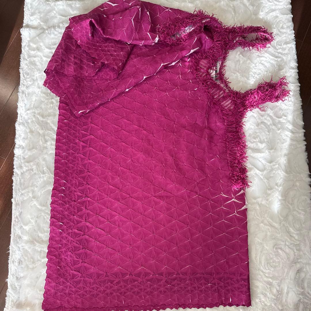 イッセミヤケ ピンクパープル フリル付きキャミソール