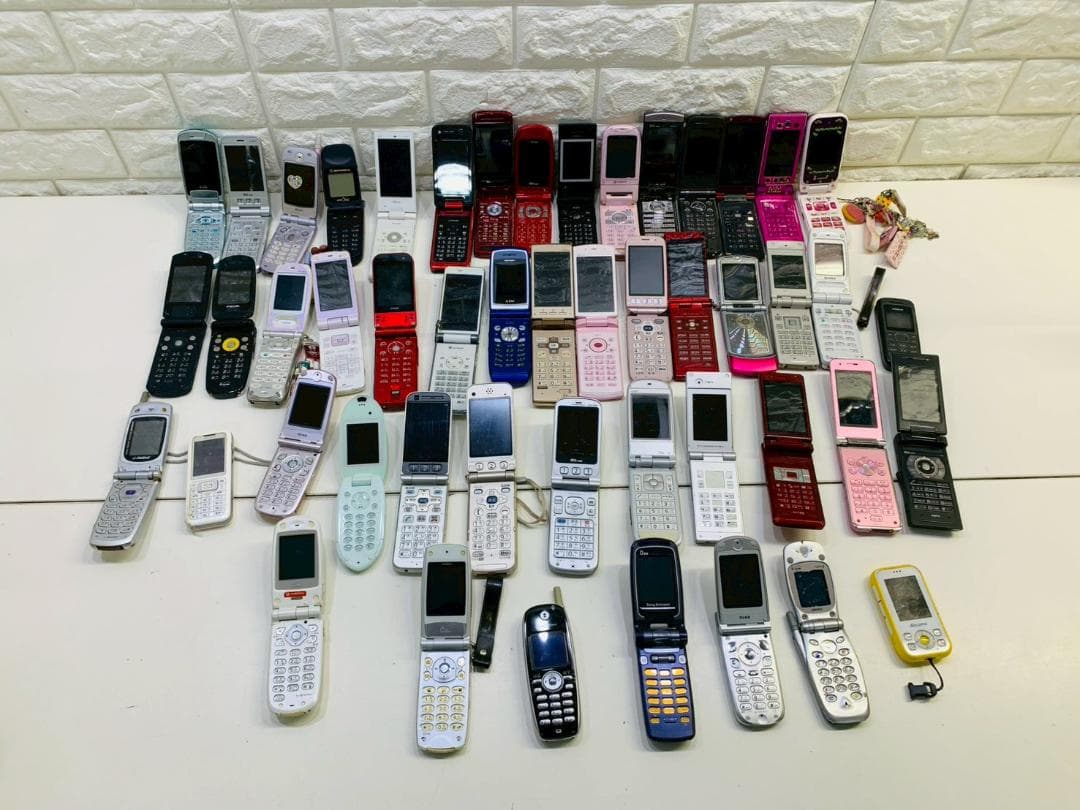 89Z 携帯電話 ガラケー 動作未確認品 修理パーツ取り/コレクション用 89Z 携帯電話 ガラケー 動作未確認品 修理パーツ取り/コレクション用