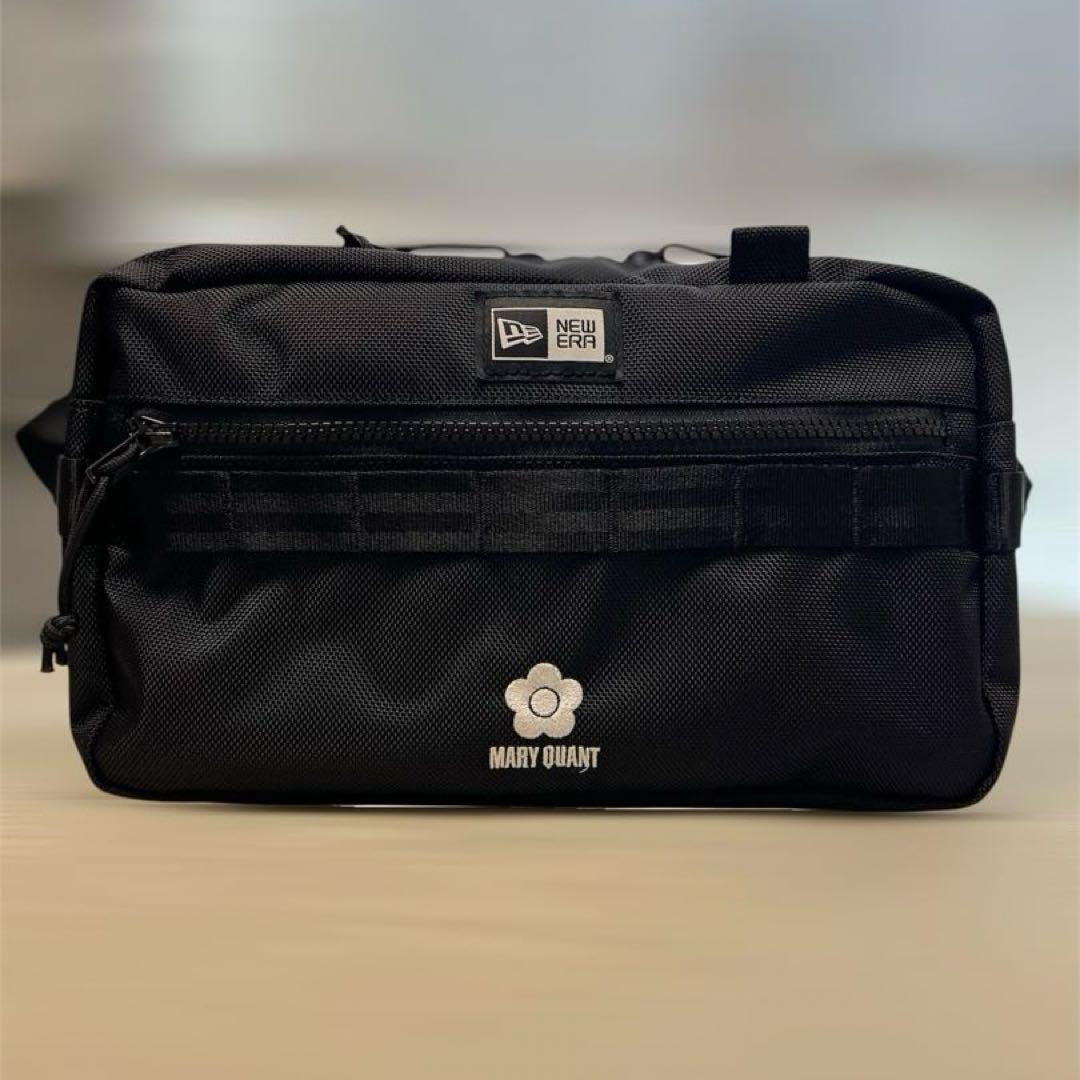 NEW ERA(R) × MARY QUANTスクエア ボディバッグ（ブラック） NEW ERA(R) × MARY QUANTスクエア ボディバッグ（ブラック） - メルカリ