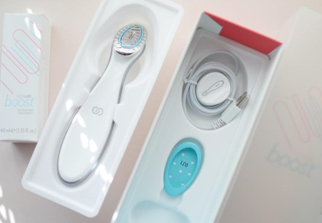 新品未使用未開封　ニュースキン　ブースト　 美顔器 充電器付き