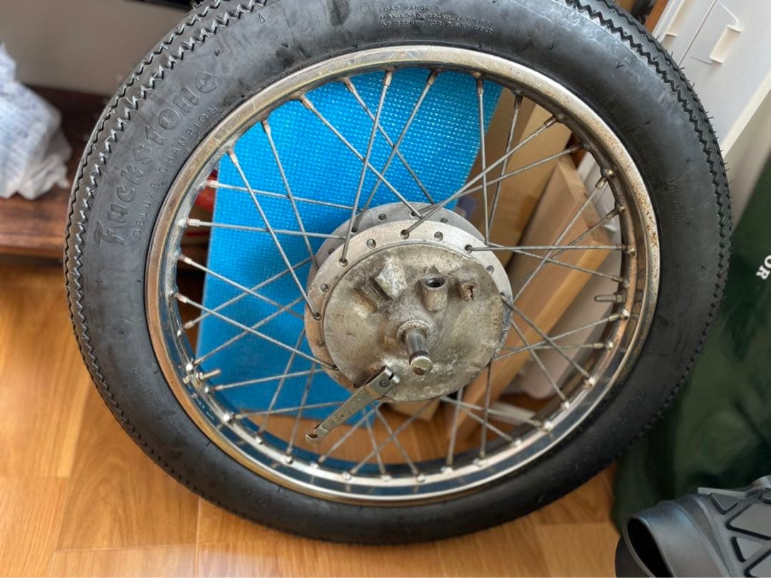 HD FXL RSTフロントホィール撤去品純正品になります。