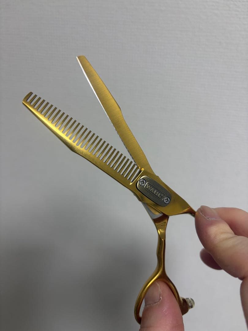 美容師 金シザー2丁セットWAHL - メルカリ