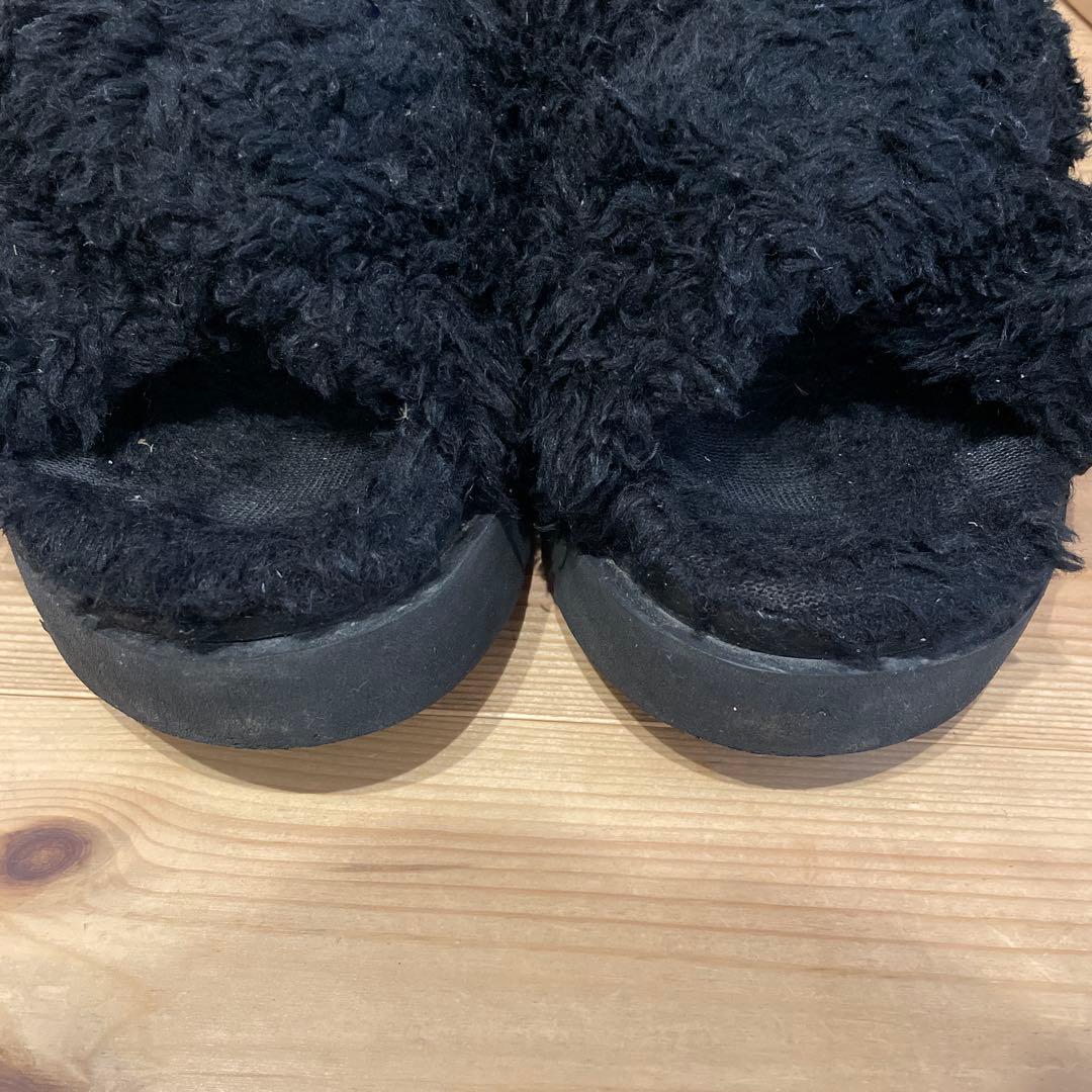 UGG/UGG ファーサンダル FUZZ SUGAR CROSS SLIDE - メルカリ