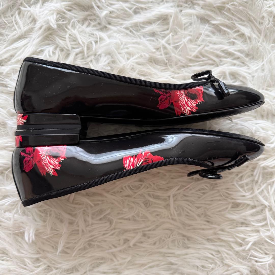 プラダ】パンプス エナメル リボン ゴールド金具 34 黒 赤 花柄 箱付