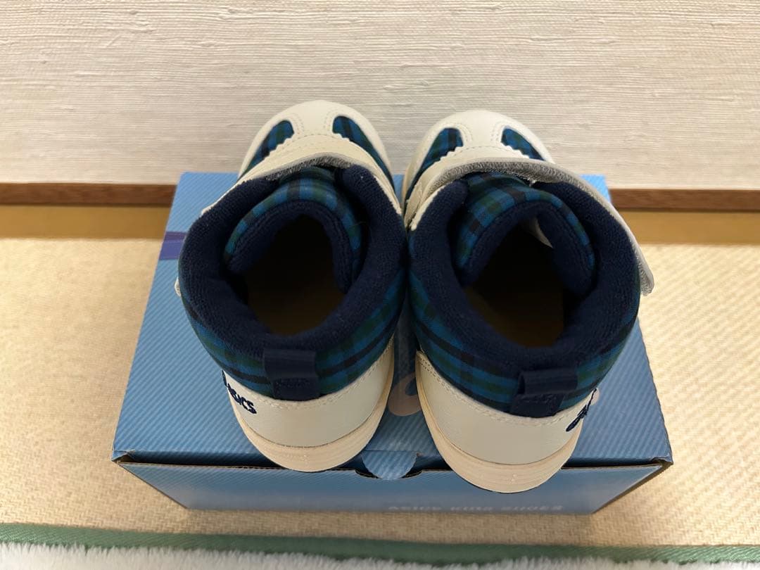 【9月限定値下】asics×Familiar チェック柄スニーカー　14.5cm