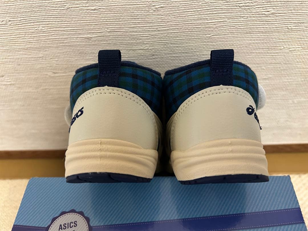 【9月限定値下】asics×Familiar チェック柄スニーカー　14.5cm