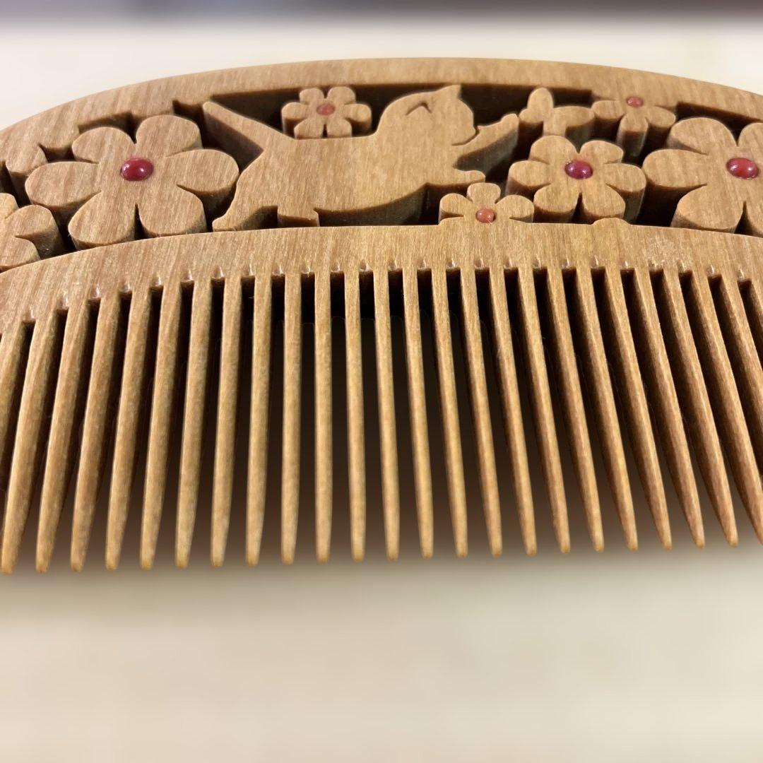 《定価¥39,500》 つげ櫛　透かし彫り　猫と花　とき櫛 さつまつげ　匠工芸