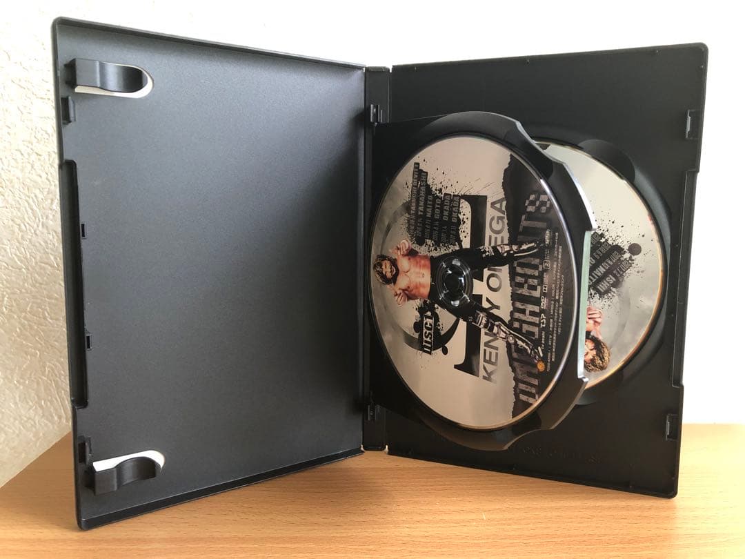 【送料込】DVD ケニー・オメガ/KENNY OMEGA-ΩBOUTS〈2枚組〉