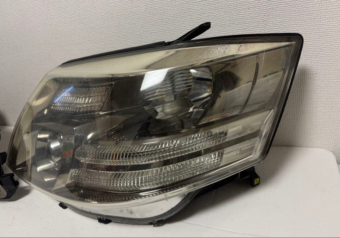 送料込 トヨタ アルファード10系 後期 純正 HID ヘッドライト 左右