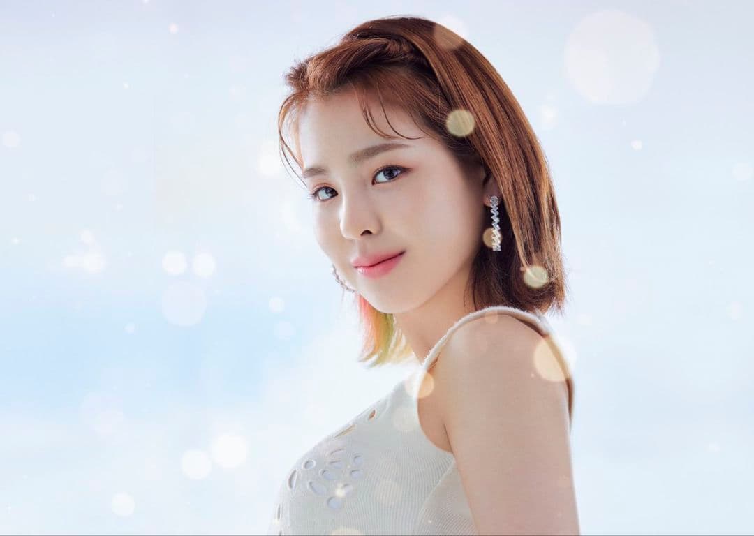 NiziU マコ 直筆サイン チェキ - メルカリ