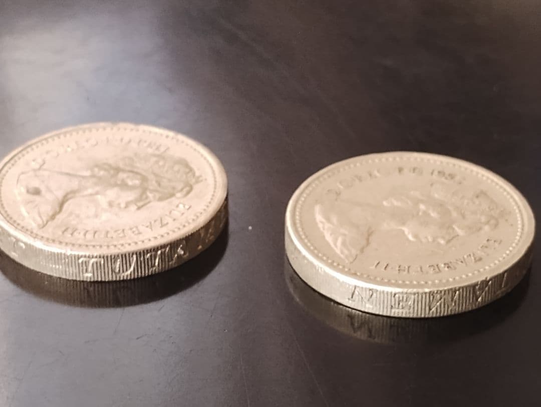 11983年 イギリス 1ポンド 硬貨 通常＆エラー セット エリザベスⅡ