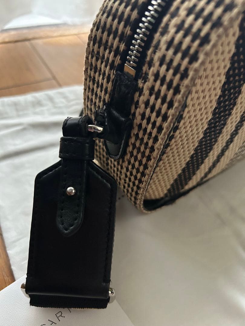 ステラマッカートニー ショルダーバッグ ラフィア風 ストライプ カメラ